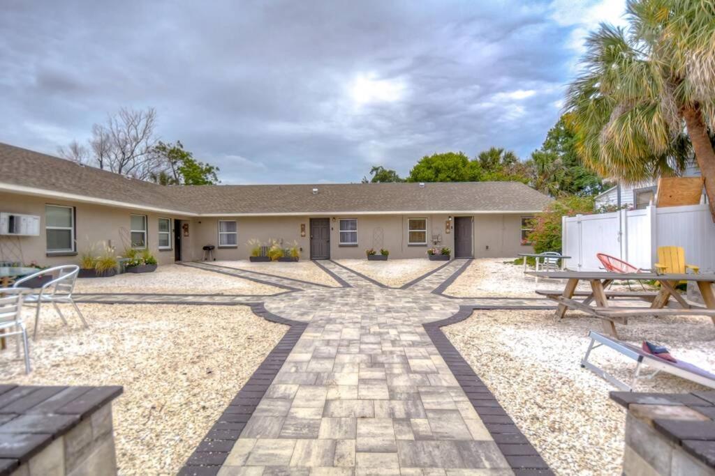 Driftwood Castle Urban Oasis With Firepit Near Convention Center And Amalie Arena, Room For 6 Tampa Exterior foto